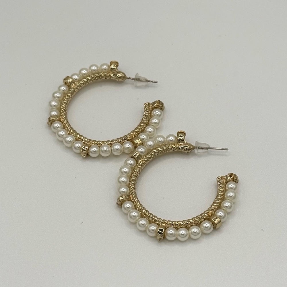 Elegant Gold and Pearl Hoop Earrings
